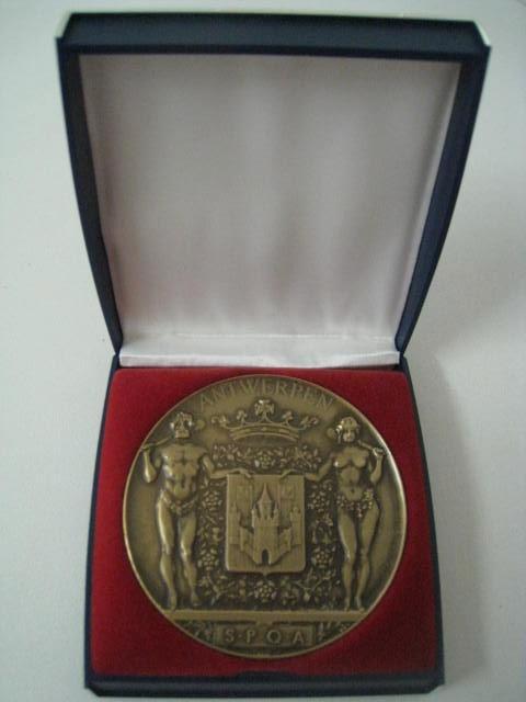 Gedenkmunt van de stad Antwerpen, gouden bruiloft geschenk, Postzegels en Munten, Munten | België, Ophalen