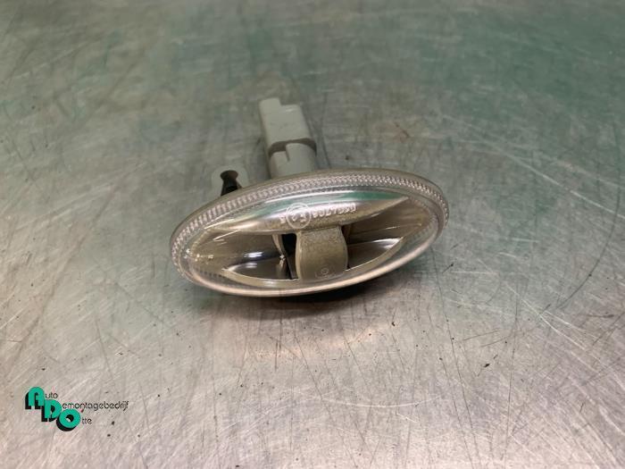 Clignotant protection avant droit d'un Citroen C1 (C1 05-), Autos : Pièces & Accessoires, Éclairage, Citroën, Utilisé, 3 mois de garantie