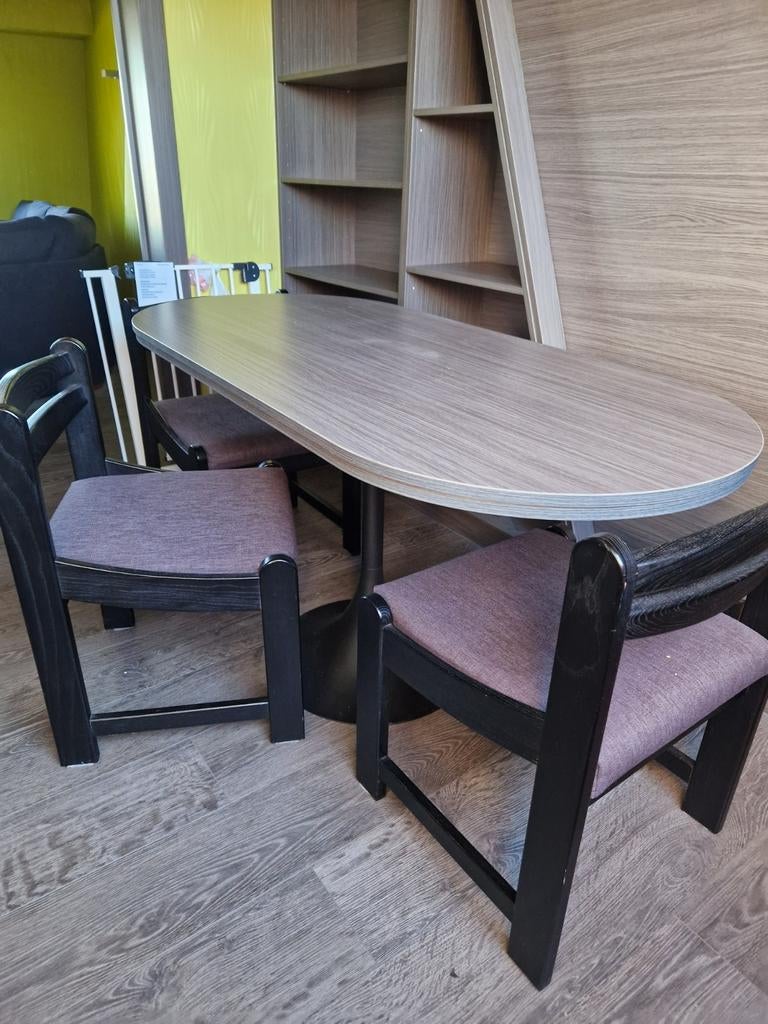 Tafel ovaal met 4 stoelen, Ophalen