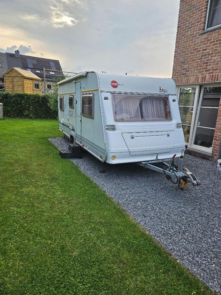 Caravane Burstner Lit fix, lit superposé, table, Caravanes & Camping, Caravanes, Particulier, jusqu'à 5, 1000 - 1250 kg, Bürstner