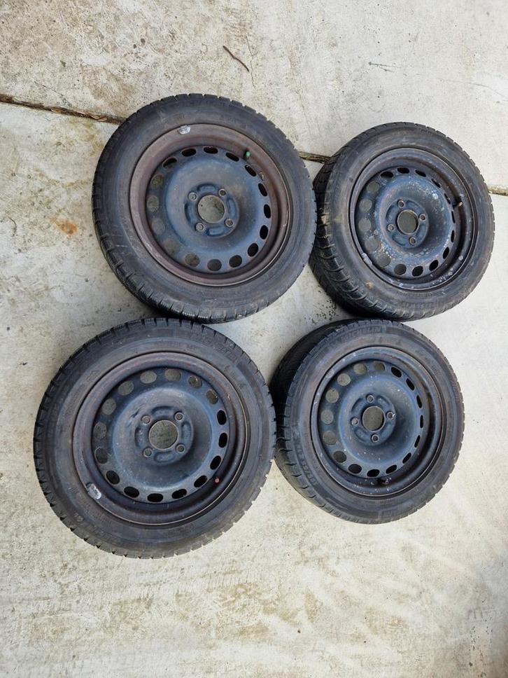 Velgen 4x114 met winterbanden, Autos : Pièces & Accessoires, Pneus & Jantes, Pneu(s), Pneus hiver, 15 pouces, 195 mm, Utilisé