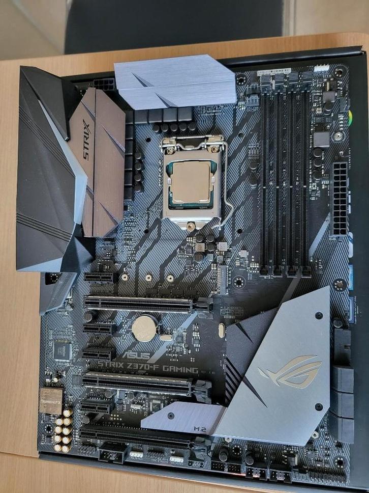 Asus ROG STRIX Z370-F + Intel I7-8700K, Computers en Software, Moederborden, Gebruikt, Intel, DDR4, Ophalen