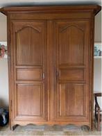 Grande armoire en chêne clair. Interieur avec étagères., Enlèvement