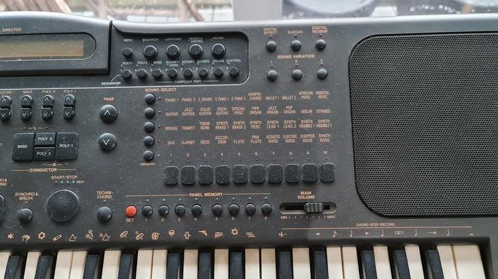 Synthétiseur Technics et Roland + ampli, Musique & Instruments, Synthétiseurs, Utilisé, Roland, Avec pied, Enlèvement