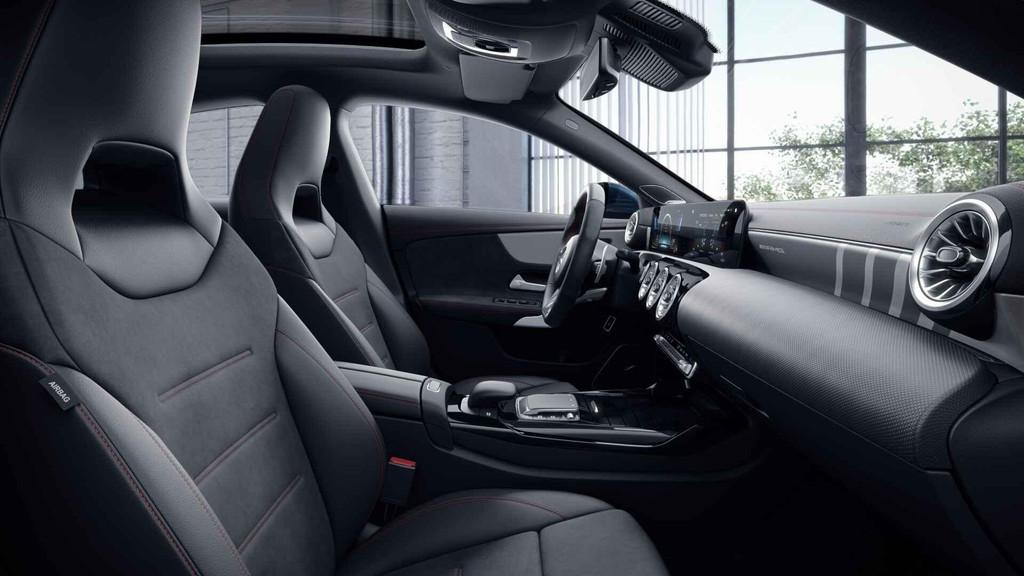 Mercedes-Benz CLA-Klasse 45 S MERCEDES-AMG Coupé AMG Line P, Auto's, Mercedes-Benz, Automaat, Stof, Euro 6, 4 cilinders