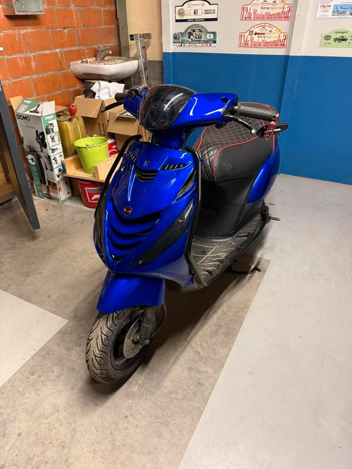 Zip 2t b klasse, Fietsen en Brommers, Scooters | Piaggio, Zo goed als nieuw, Zip, Klasse B (45 km/u), Benzine, Ophalen