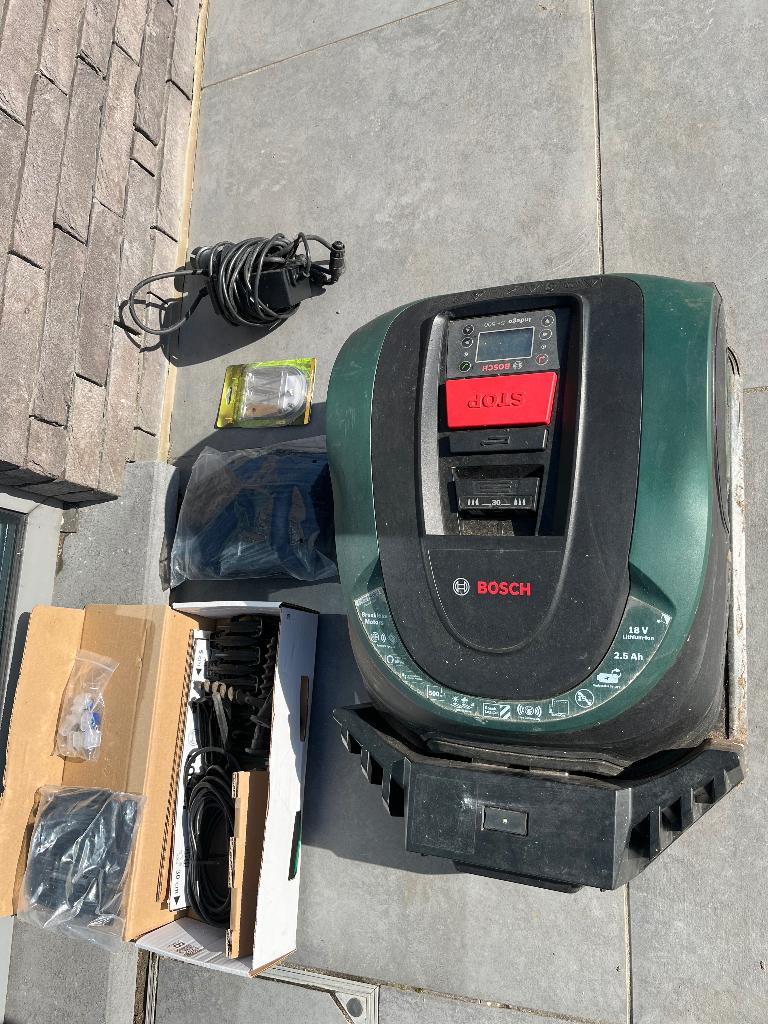 Bosch Indego maairobot S+500, Ophalen, Zo goed als nieuw, BOSCH, Met regensensor