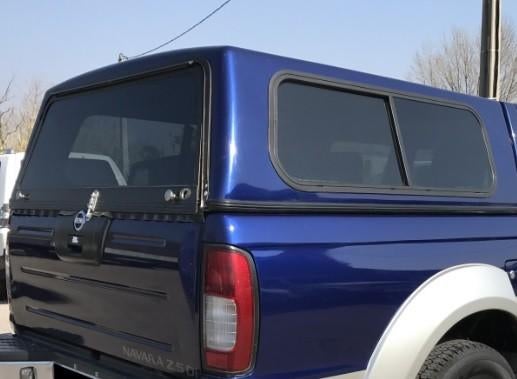 Hardtop NISSAN Navara D22, Haillon arrière, Enlèvement, Utilisé, Avant