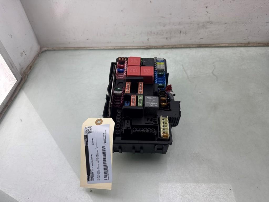 BOITIER FUSIBLES Mercedes-Benz C (C205) (|A2059068501|), Utilisé, Mercedes-Benz
