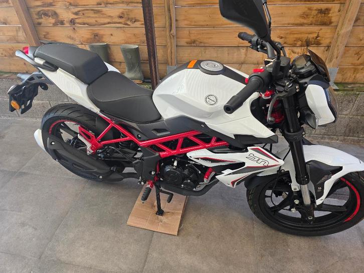 A vendre benelli bn 125cc, Motoren, Motoren | Benelli, Particulier, Toermotor, 11 kW of minder, 1 cilinder, Ophalen