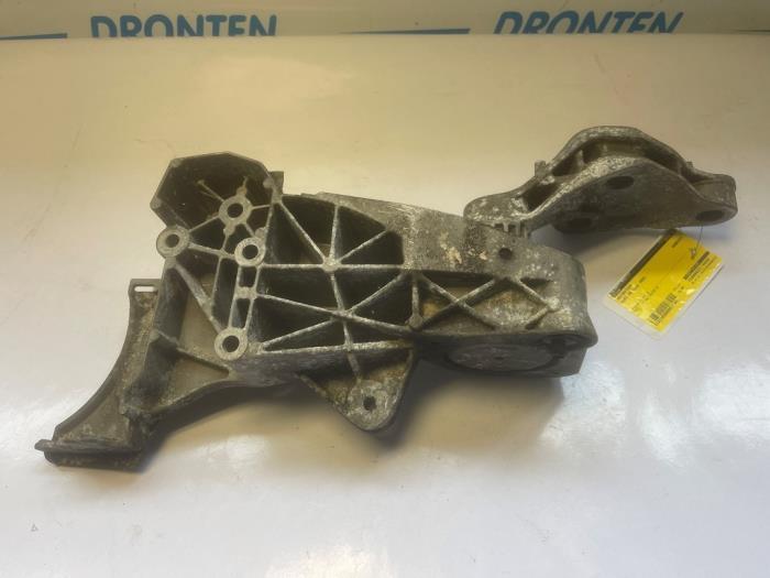 Motorsteun van een Audi A8, Auto-onderdelen, Ophanging en Onderstel, Audi, Gebruikt, 3 maanden garantie, Ophalen of Verzenden