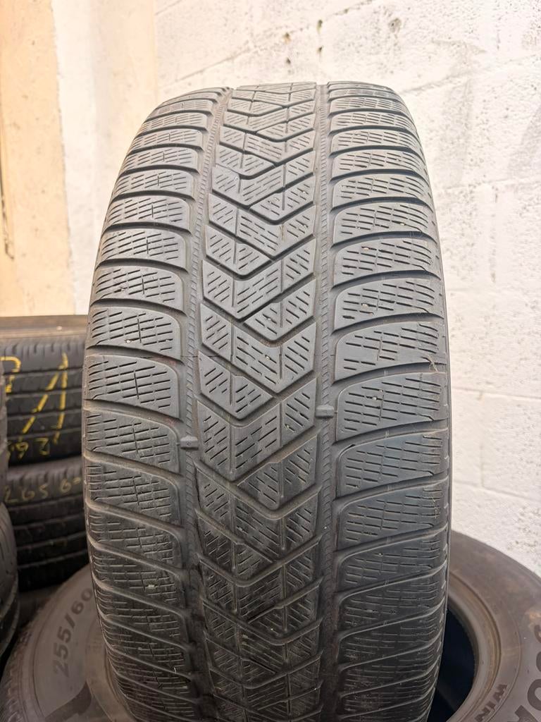 255 60r18 pirelli avec montage et équilibrage, Enlèvement, Utilisé