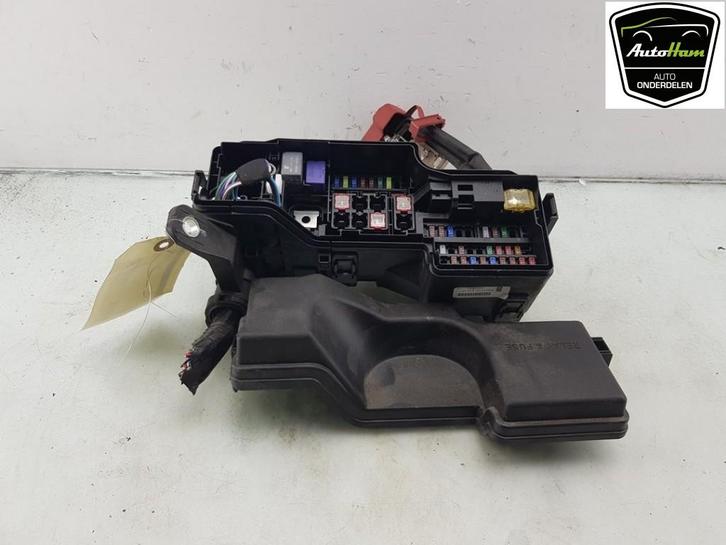 BOITIER FUSIBLES Peugeot 108 (01-2014/-) (|1612189780|), Autos : Pièces & Accessoires, Électronique & Câbles, Peugeot, Utilisé