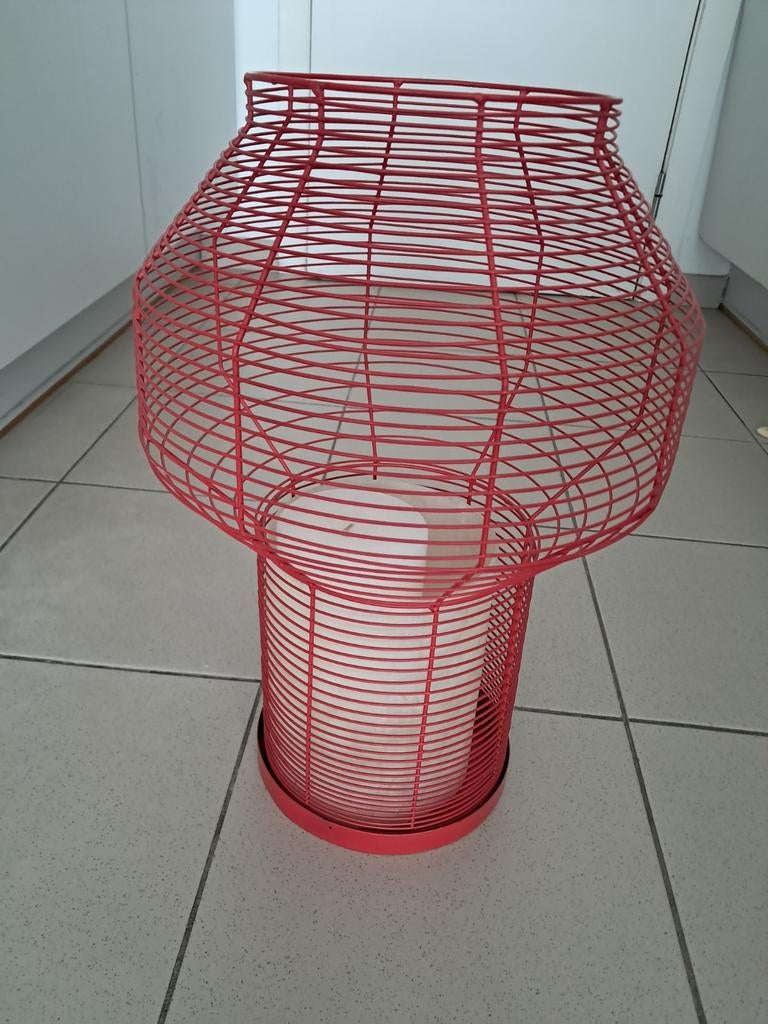 Kaars in rode decoratieve lamp, Enlèvement