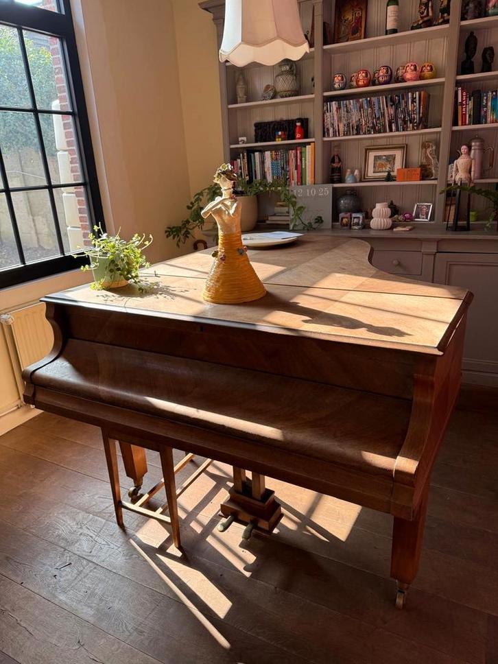 Mooie houten vleugelpiano, Muziek en Instrumenten, Piano's, Ophalen