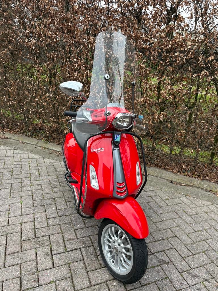 Vespa sprint, Fietsen en Brommers, Scooters | Vespa, Ophalen of Verzenden, Zo goed als nieuw