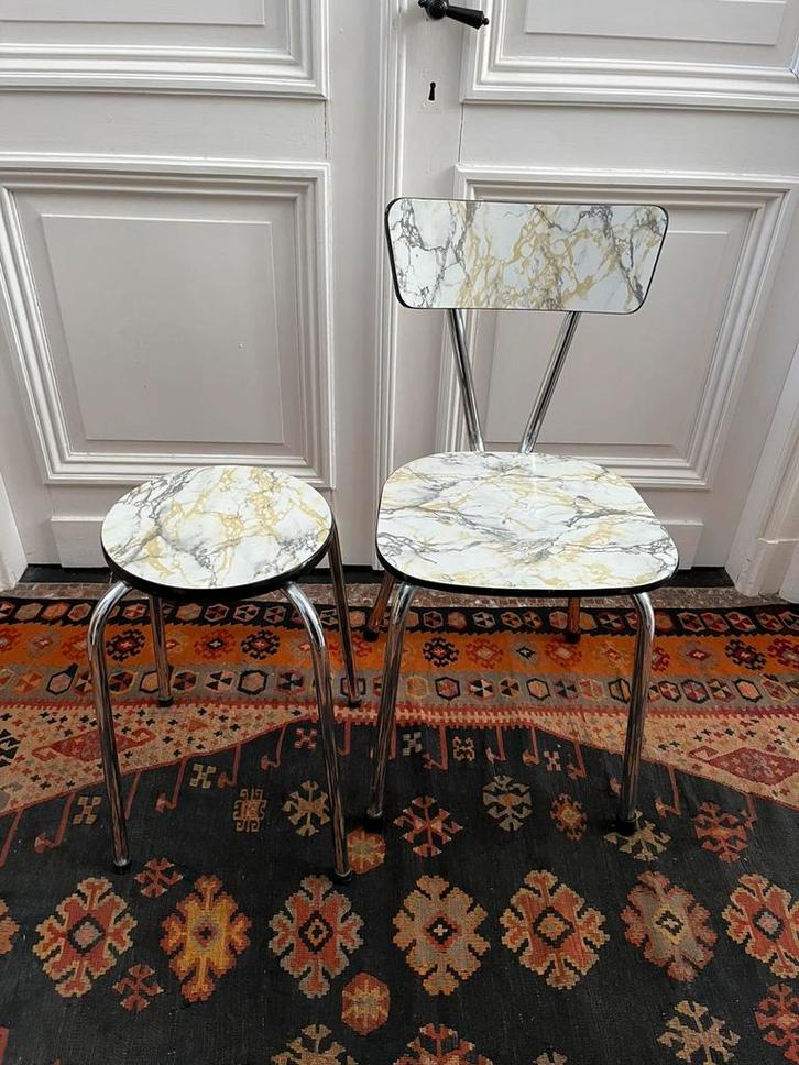 VINTAGE RETRO STOEL KRUK KRUKJE CHROOM MARMERMOTIEF, Antiquités & Art, Antiquités | Meubles | Chaises & Canapés, Enlèvement