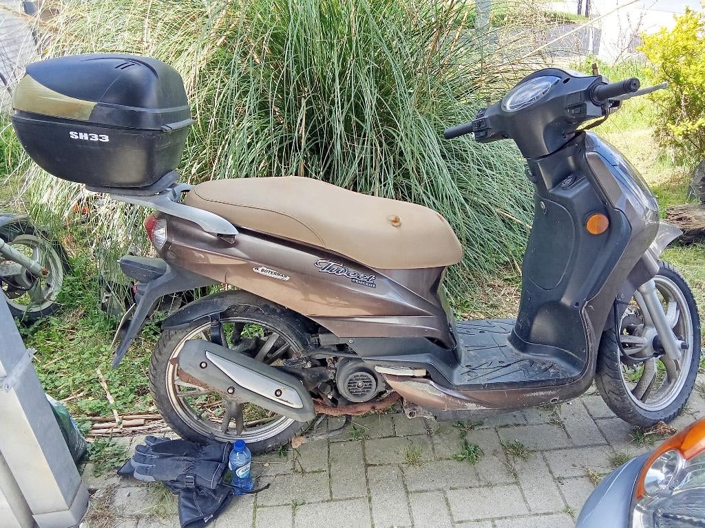 Scooter peugeot tweet, Vélos & Vélomoteurs, Scooters | Peugeot, Enlèvement