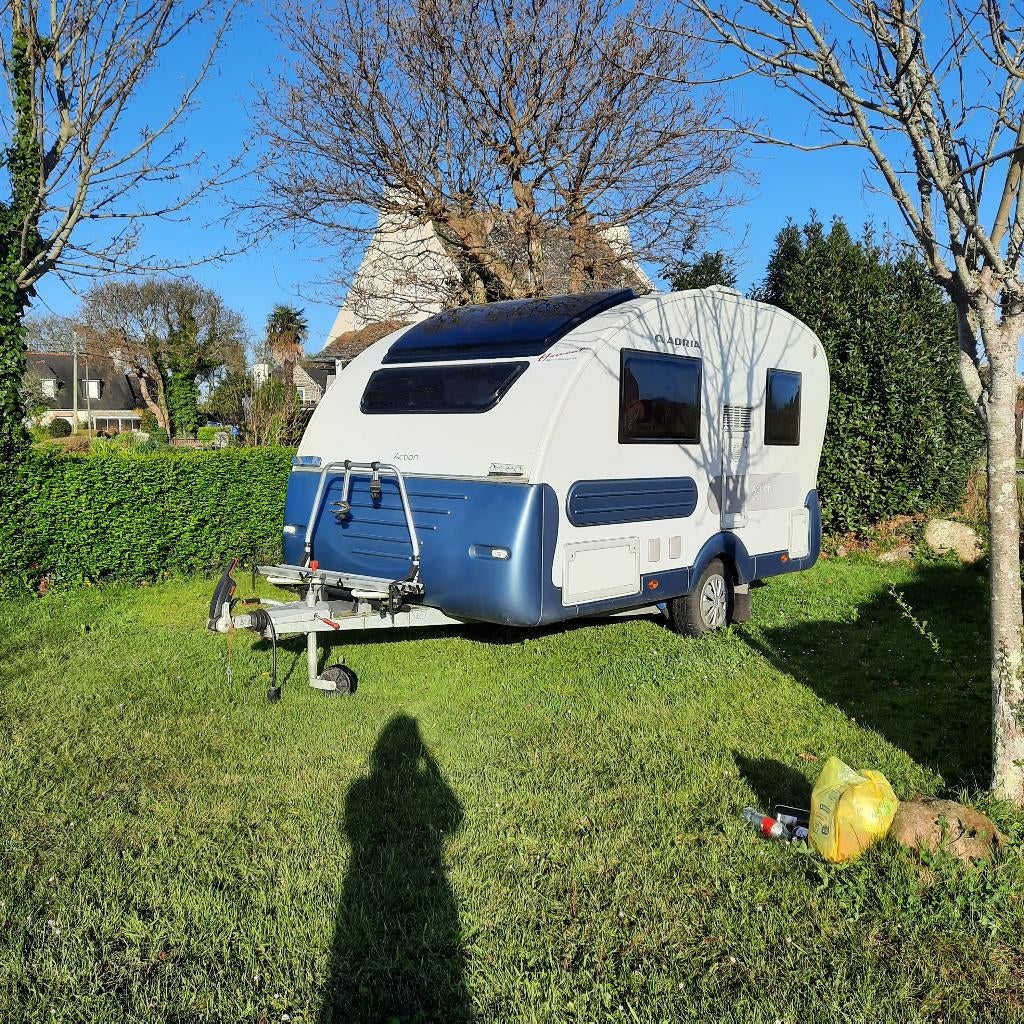 CARAVANE ADRIA ACTION 361 LH, Caravanes & Camping, Caravanes, Poêle, Coin salon convertible, Jusqu'à 4 m, 750 - 1000 kg