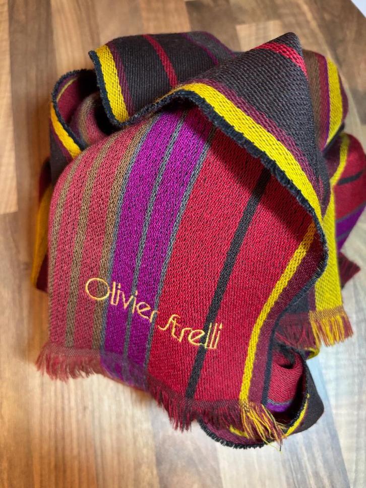 Olivier Strelli sjaal van wol, Kleding | Dames, Mutsen, Sjaals en Handschoenen, Gedragen, Sjaal, Maat 46/48 (XL) of groter, Ophalen of Verzenden