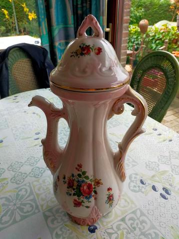 Vintage grote kan met deksel.Made Italië. beschikbaar voor biedingen