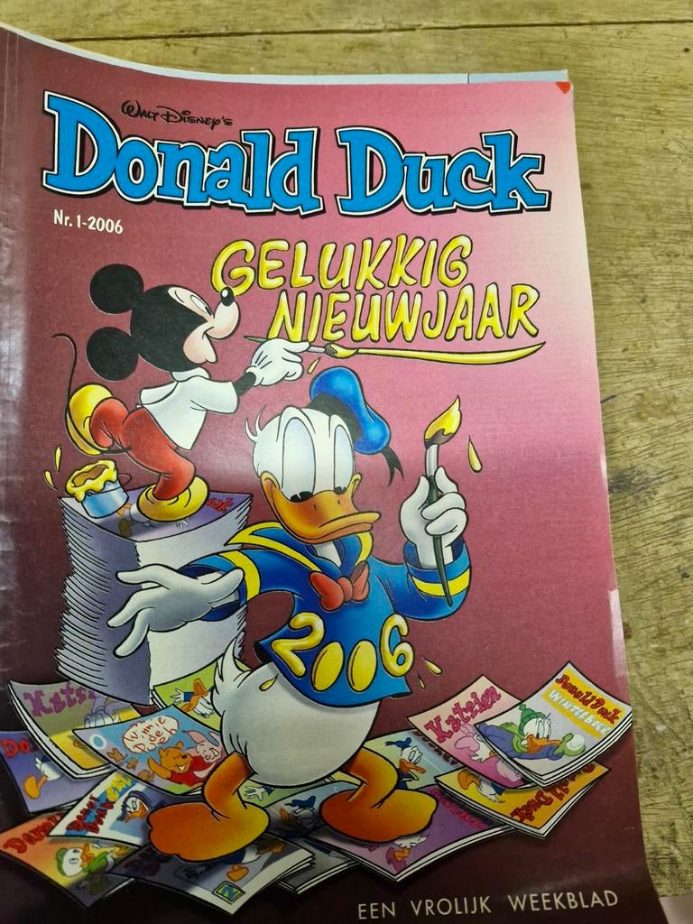 3 bananen dozen vol met Donald Duck mag weg voor schap prijs, Ophalen