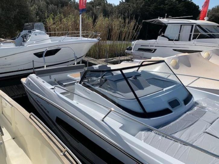 Motorboot Jeanneau Cap Camarat 7.5 full option, Watersport en Boten, Motorboten en Motorjachten, Zo goed als nieuw, Polyester
