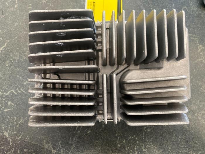 Radio versterker van een BMW 2-Serie, Auto-onderdelen, Elektronica en Kabels, BMW, Gebruikt, 3 maanden garantie, Ophalen of Verzenden