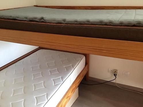 Twee éénpersoonsbedden die ook als stapelbed kan gebruiken, Huis en Inrichting, Slaapkamer | Stapelbedden en Hoogslapers, Gebruikt