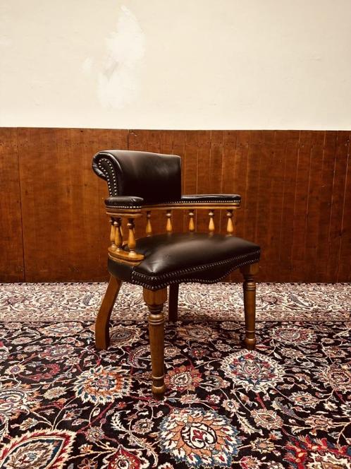 Klassiek Engels Chesterfield Bureaustoel, Antiek en Kunst, Antiek | Kantoor en Zakelijk, Ophalen of Verzenden