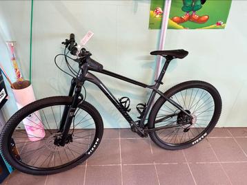 Nieuwe fietsen (stopzetting fiets winkel) beschikbaar voor biedingen
