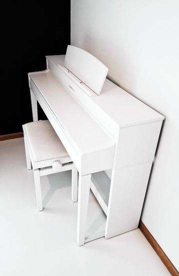 Piano Yamaha CLP-575 beschikbaar voor biedingen