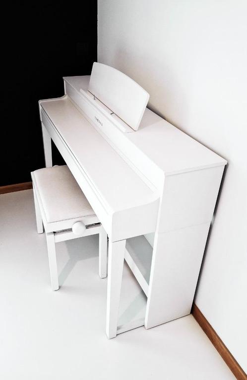 Piano Yamaha CLP-575, Muziek en Instrumenten, Piano's, Zo goed als nieuw, Piano, Wit, Digitaal, Ophalen