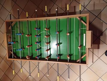 Tafelvoetbalspel beschikbaar voor biedingen