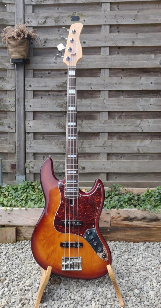 Sire Marcus Miller V7, Musique & Instruments, Instruments à corde | Guitares | Basses, Enlèvement