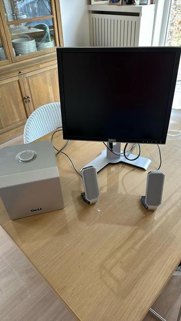 Dell monitor + bijhorende luidsprekers & baskast 