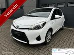 Toyota Yaris 1.5 Full Hybrid NAVI/CRUISE/CAMERA, 4 cilinders, Wit, 5 zetels, Hybride Elektrisch/Benzine