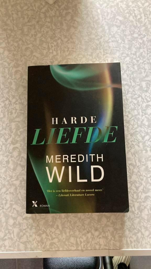 Meredith Wild - Harde liefde, Boeken, Literatuur, Zo goed als nieuw, Ophalen of Verzenden