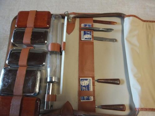 Vintage scheerset in etui, Handtassen en Accessoires, Toilettassen, Zo goed als nieuw, Heer, Bruin, Ophalen of Verzenden