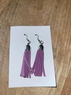Oorbellen met flosjes uit daim leder paars, Handtassen en Accessoires, Oorbellen, Ophalen of Verzenden, Nieuw, Paars