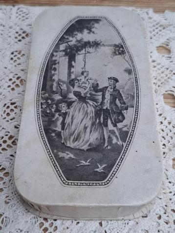 Oud Frans doopsdoosje / geboortedoosje 1 beschikbaar voor biedingen
