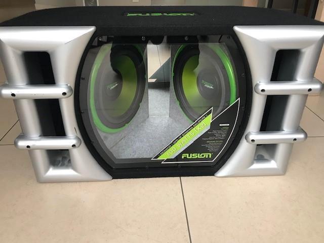Fusion FEW-210BP  kist met 2x 10’’ woofers – 600W, Autos : Divers, Haut-parleurs voiture, Neuf, Enlèvement ou Envoi