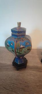 2 blauwe Chinese vaasjes met deksel en voetstuk, Ophalen of Verzenden