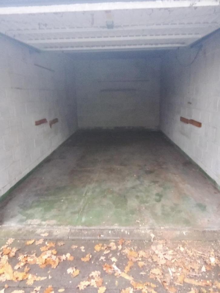 garage box fermé, Immo, Garages en Parkeerplaatsen, Brussel