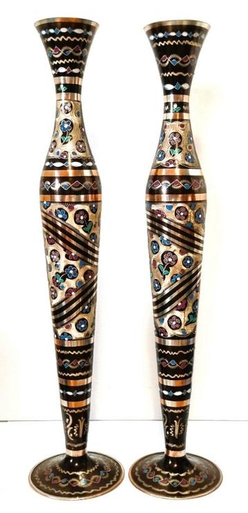 Vases persans en émail Minakari., Enlèvement ou Envoi