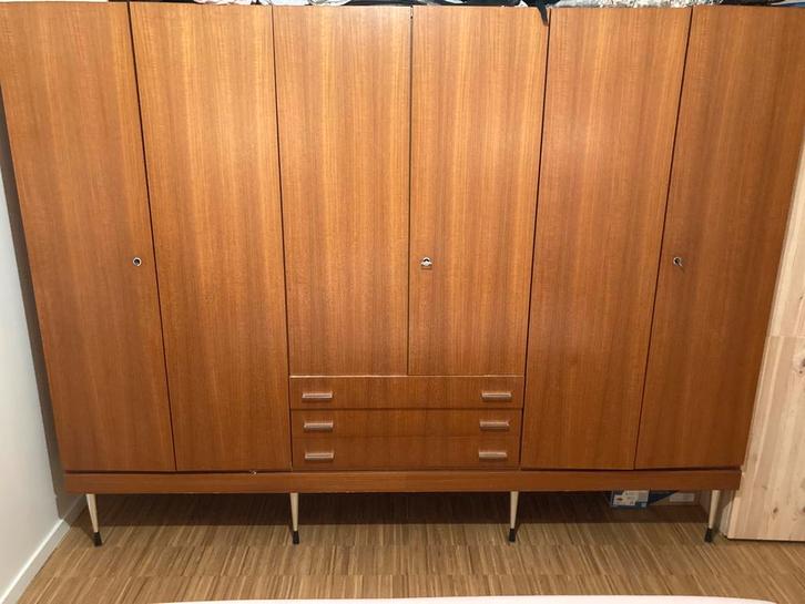 Vintage kleerkast, Huis en Inrichting, Kasten | Kleerkasten, Zo goed als nieuw, Ophalen