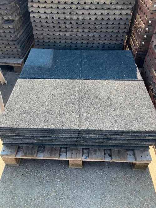 9 vochtdoorlatende rubberen matten 100x100x2,5cm, Dieren en Toebehoren, Stalling en Weidegang