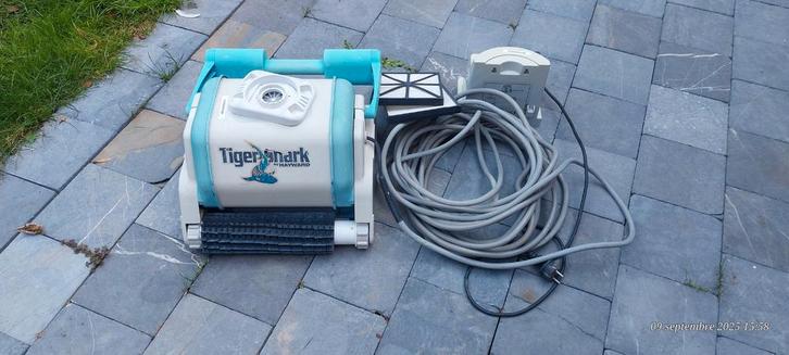 Robot piscine  TIGER SHARK, Jardin & Terrasse, Accessoires pour étangs, Utilisé, Enlèvement