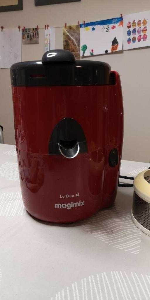 Magimix fruitpers/centrifuge, Huis en Inrichting, Keuken | Keukenbenodigdheden, Zo goed als nieuw, Ophalen