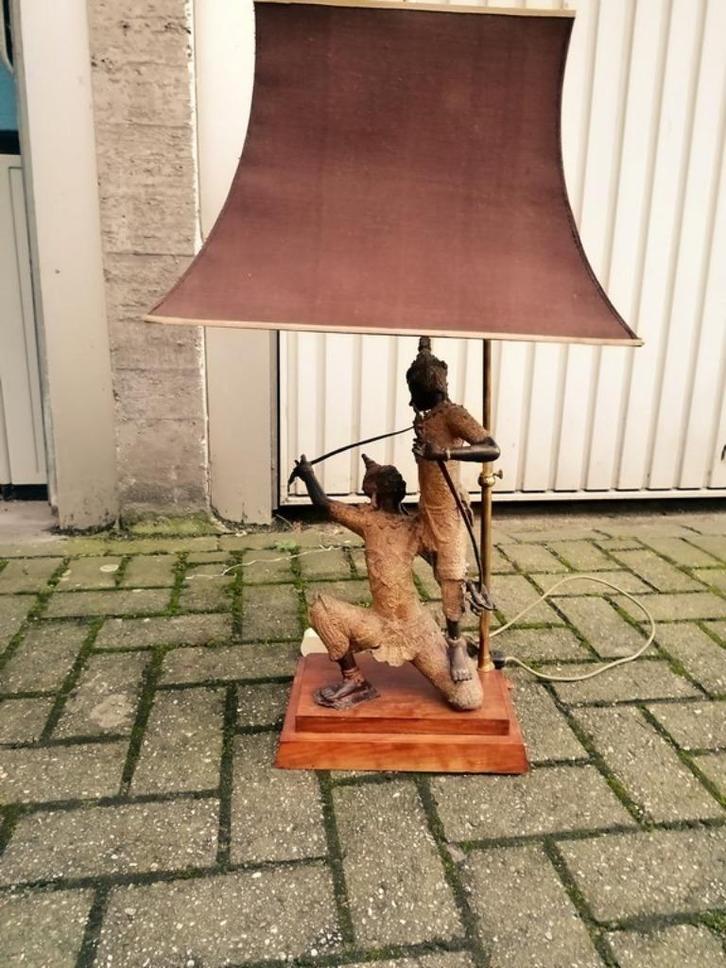 Bronzen vloerlamp - Aziatisch Thais, Huis en Inrichting, Lampen | Vloerlampen, Gebruikt, Minder dan 100 cm, Hout, Stof, Overige materialen